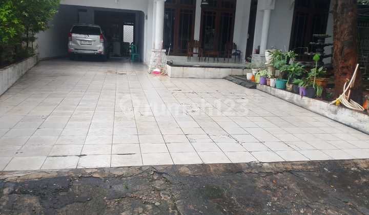 Golden Location! Price Still Negotiable! 2-Story House, 16 Meters Wide, Srengseng, West Jakarta 2