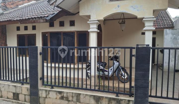 Lokasi Emas! Harga Masih bisa Nego! Rumah 1 Lantai Butuh Renov Lebar 10 Meter Row 1 Mobil Strategis 100 Meter ke Jalan Utama Samu Kunciran Indah Tangerang Kota Banten Lokasi Emas! Harga Masih bisa Nego! Rumah 1 Lantai Butuh Renov Lebar 10 Meter Row 1 Mobil Strategis 100 Meter ke Jalan Utama Samu Kunciran Indah Tangerang Kota Banten