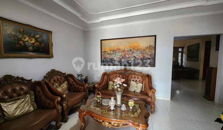 Lokasi Emas! Harga Masih bisa Nego! Rumah 2 Lantai Siap Huni Lebar 16 Meter Strategis Jalan Lebar Meruya Utara Jakarta Barat 2