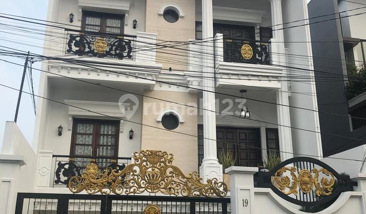 Lokasi Emas! Harga Masih bisa Nego! Rumah 3Lantai Berdikasi Rawabelong Jakarta Barat