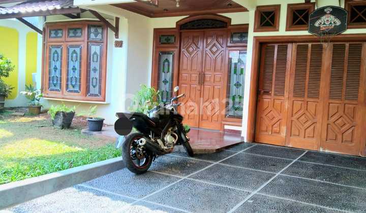 Ready-to-Occupy House on Al Anwar Mosque Street, Kebon Jeruk, West Jakarta 2