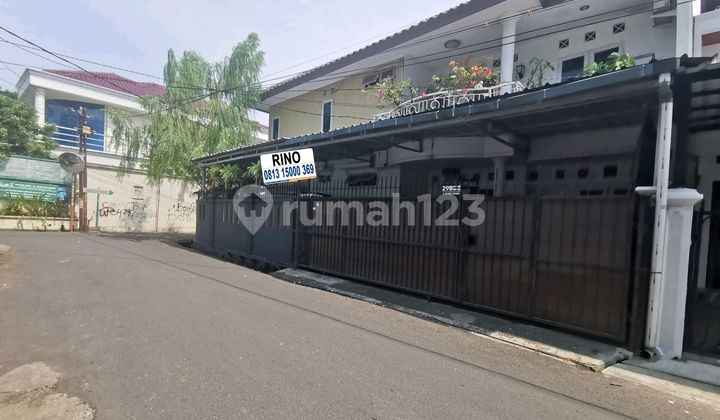 Lokasi Emas! Rumah Siap Huni 2 Lantai Hook Lebar 10 Meter Strategis Tepi Jalan Srengseng Kebon Jeruk Jakarta Barat 2