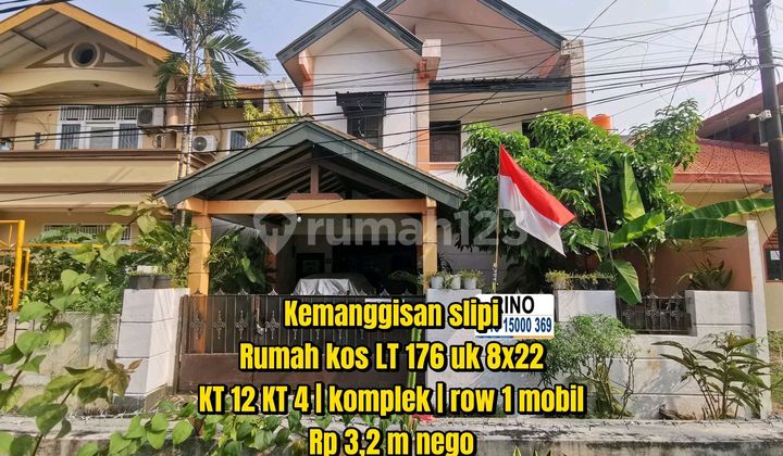 5 Minutes to Slipi Jaya Mall! 9-Door Boarding House Near Slipi Complex, West Jakarta
