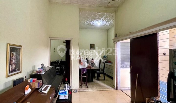 For rent: house on a mountain road, just a step away from Oro-Oro Dowo and Ijen Street, Klojen, Malang. For rent: house on a mountain road, just a step away from Oro-Oro Dowo and Ijen Street, Klojen, Malang.