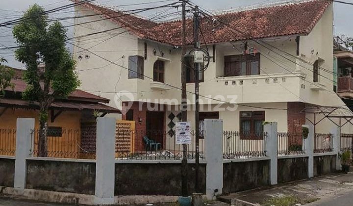 House for Sale in Bunga Bunga Area at Land Price, Lowokwaru Malang