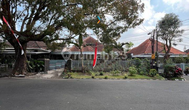 Dijual Rumah Klasik Terawat di Area Gunung Gunung Klojen Malang