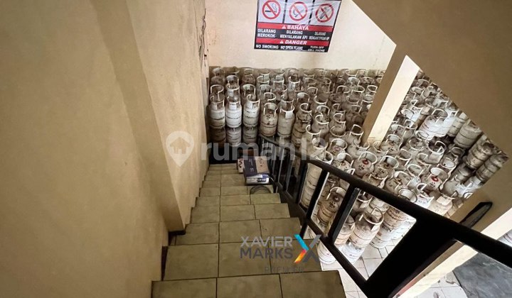 For sale: commercial house or shop house (Ruko) on Raya Wendit, Malang. For sale: commercial house or shop house (Ruko) on Raya Wendit, Malang.