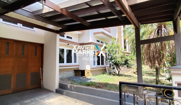 For Sale: 2-Story Luxury House - Corner Position on Boulevard Street 2