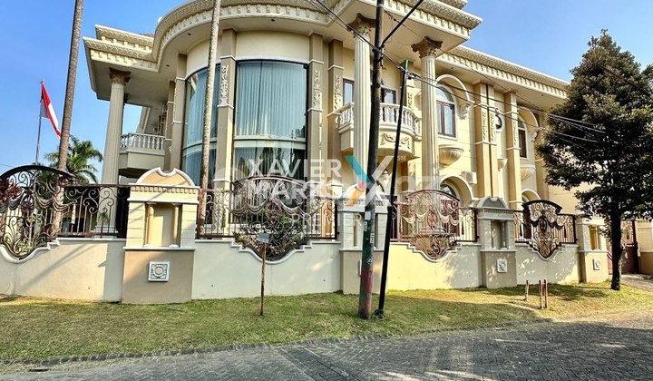 Classic Roman House for Sale in Araya Malang 2