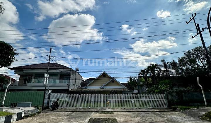 *DISEWAKAN RUMAH LAMA DI POROS JALAN RAYA DIENG BOULEVARD MALANG* 2