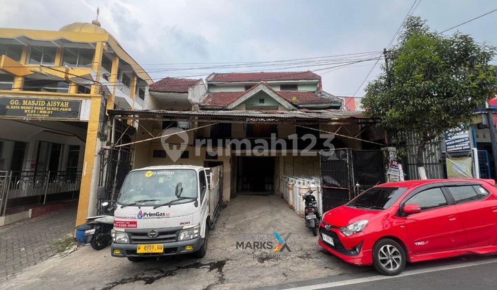 For sale: commercial house or shop house (Ruko) on Raya Wendit, Malang. For sale: commercial house or shop house (Ruko) on Raya Wendit, Malang.