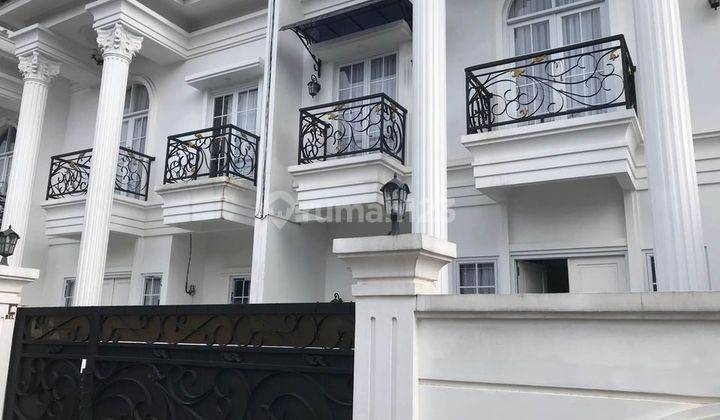 Rumah cantik Rumah 2 Lantai SHM Bagus siap huni 1