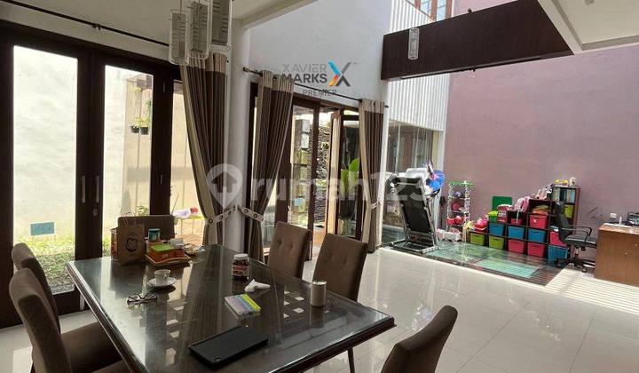 Rumah Modern Tropis 2 Lantai+Rooftop di Araya Golf, Malang 2