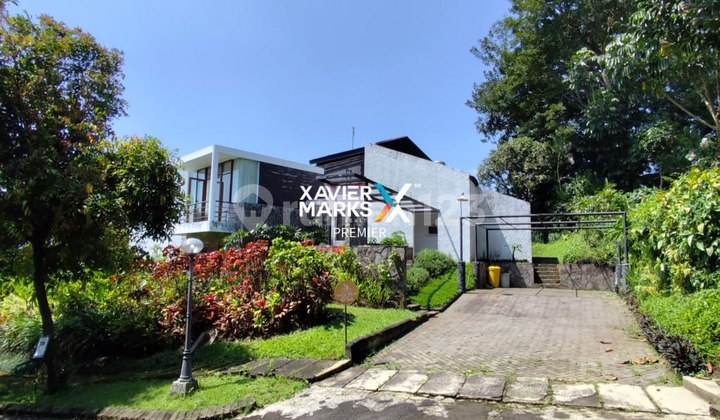 Villa Luas 2.5 Floors, Strategically Located in Klub Bunga Batu