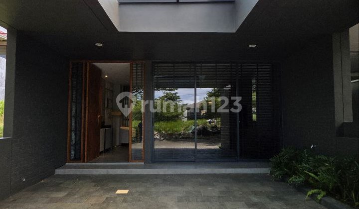 Rumah Baru Gress 3 Lantai+ Private Lift di Araya Valley, Malang 2