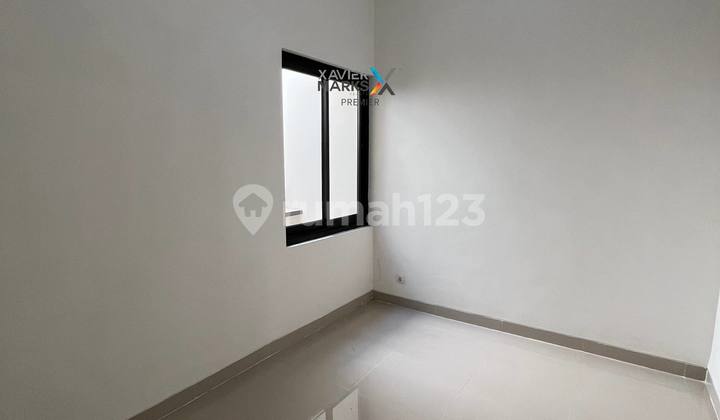 Rumah Modern Minimalis 3 Lantai+Rooftop di Ikan-Ikan, Malang