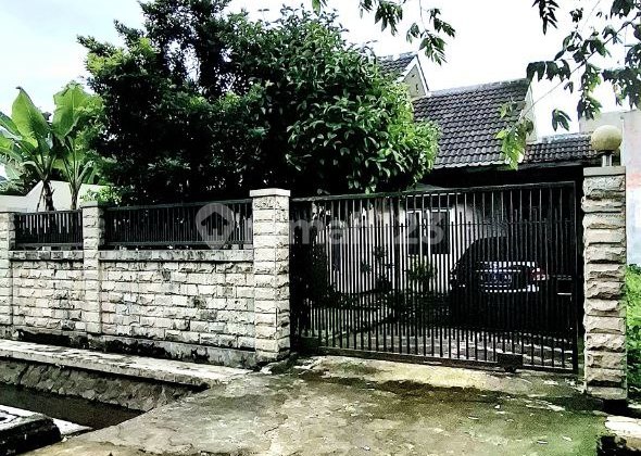 FOR SALE SPACIOUS HOUSE ON TLOGOWARU ROAD CORRIDOR, MALANG