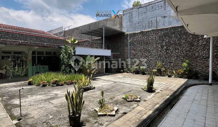 Rumah Vintage Terawat Selangkah ke Boulevard Ijen, Kota Malang 2