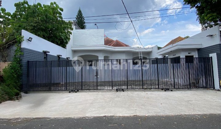 Ruang Usaha Khusus untuk Gereja di Tengah Kota Malang Ruang Usaha Khusus untuk Gereja di Tengah Kota Malang