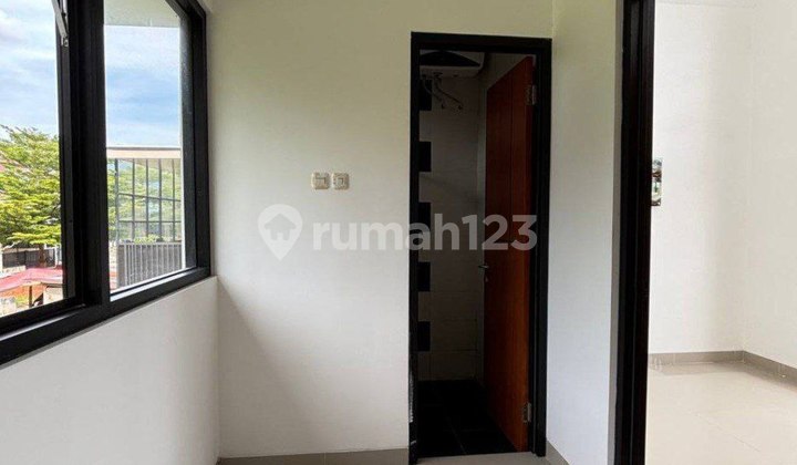 New 2-Story House in the Center of Batu City, Malang Only 1.8 M New 2-Story House in the Center of Batu City, Malang Only 1.8 M