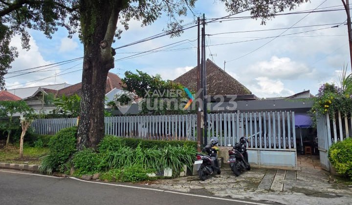 DIJUAL RUMAH KLASIK DI JALAN GUNUNG-GUNUNG MALANG