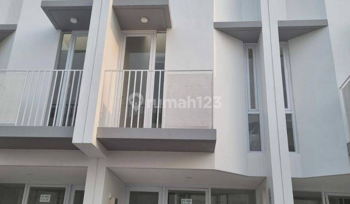 Rumah 3 Lantai Bagus di Cluster Myza Flat House
BSD 1