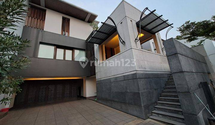 Rumah Cantik 3 Lantai di Perumahan Taman Kebon Jeruk - Intercon 1