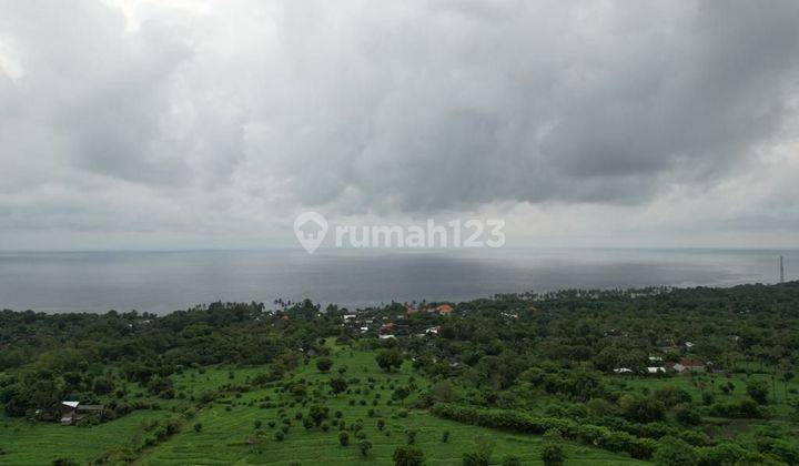 Tanah 63 are dekat pantai di Desa Tulamben
Karang Asam, Bali 1