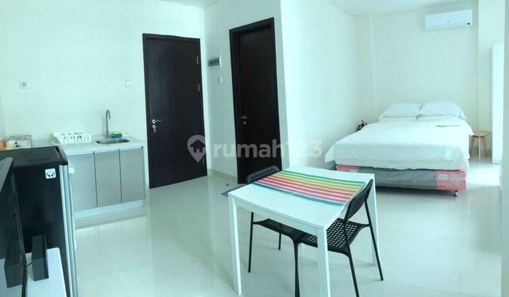 Apart Brooklyn Furnished  Strategis Di Tengah Kawasan Alamsutera 2