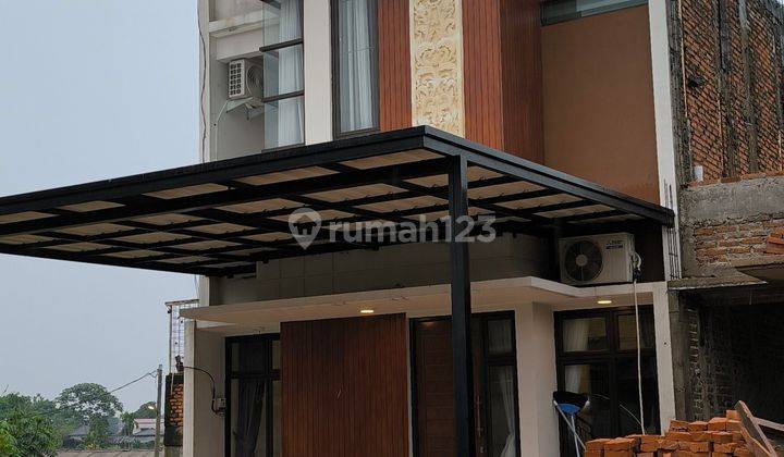 Rumah Cantik 2 Lantai SHM Bagus di Atang Sanjaya 2