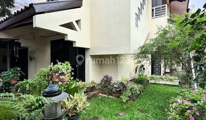 Dijual Rumah Asri Posisi di Hook 1