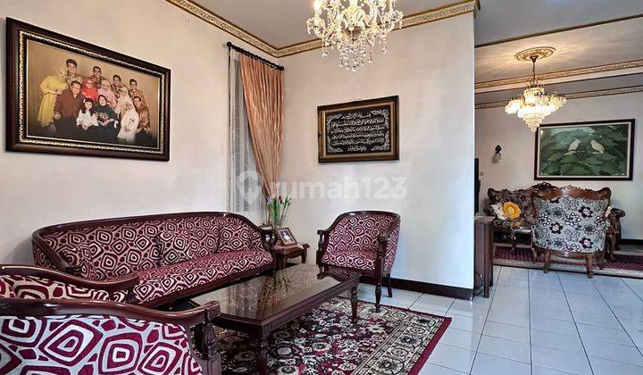 Dijual Rumah Asri Posisi di Hook 2