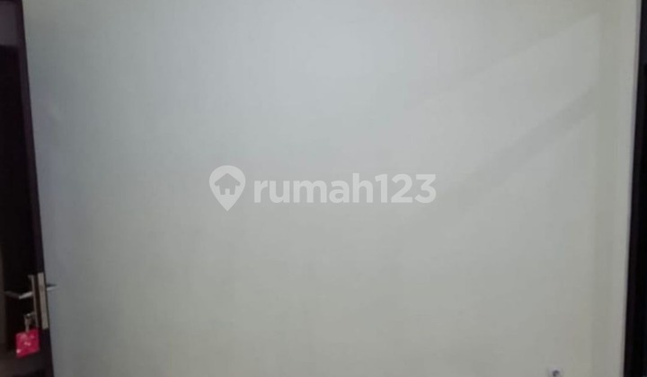 Jual Rumah 2 Lantai Semi furnished Di Daerah Metland Menteng, Jakarta Timur 2