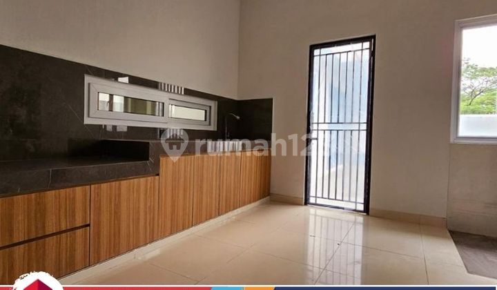 Sell Luxury Ready-to-Occupy 4BR Semi-Furnished House, Strategically Located in JGC Cluster Palm Spring, East Jakarta