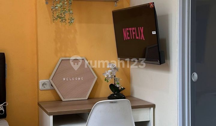 For sale, ready-to-occupy boarding house in a strategic location in Tambora, West Jakarta. 2