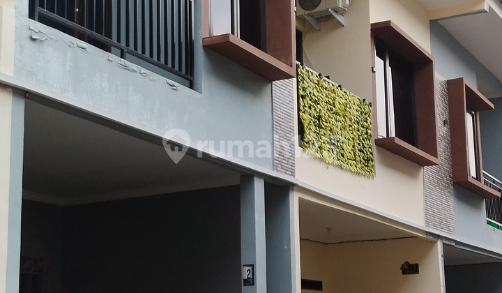 Rumah Dalam Komplek Sebrang Pondok Kopi Di Bintara