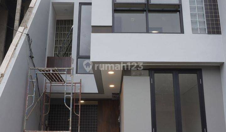 Town House Baru dan Murah di Juanda, Sukmajaya Depok  2