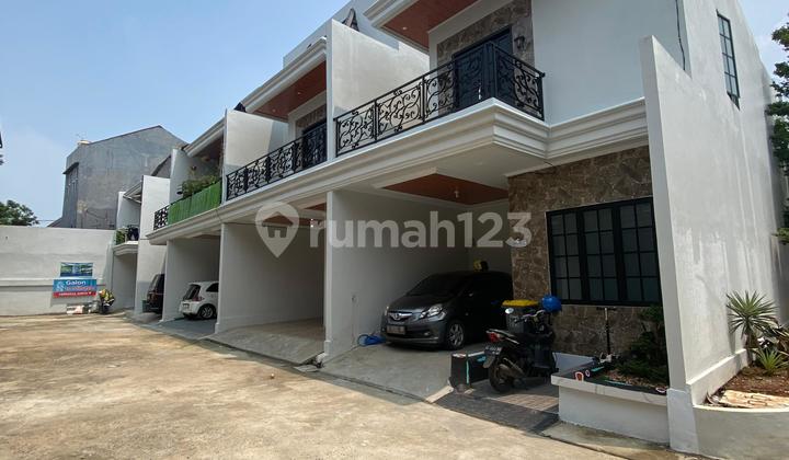 Rumah Eropa Classic Modern Di Cibubur Depok Rumah Eropa Classic Modern Di Cibubur Depok