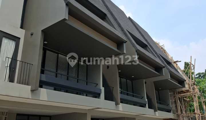 Town House Ready di Kemang Tinggal 1 Unit , Lingkungan Elit Aman dan Nyaman bisa Cash / KPR di Kemang Jakarta Selatan.. Strategis 2