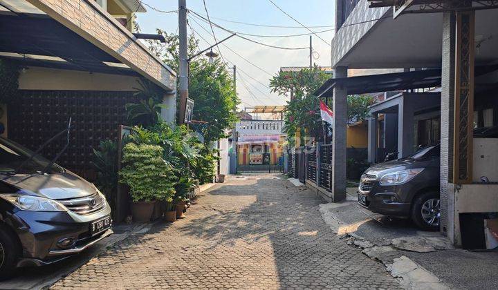 Rumah Di Jatiwaringin Pondok Gede 2 Lantai Bagus  2