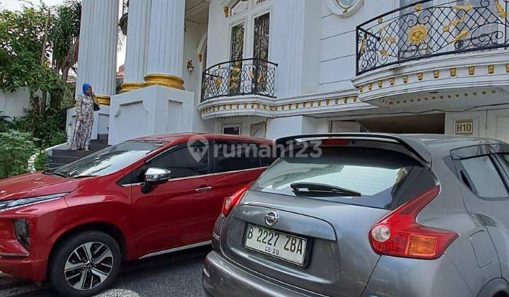 Rumah mewah kokoh strategis di kramat jakart pusat 2