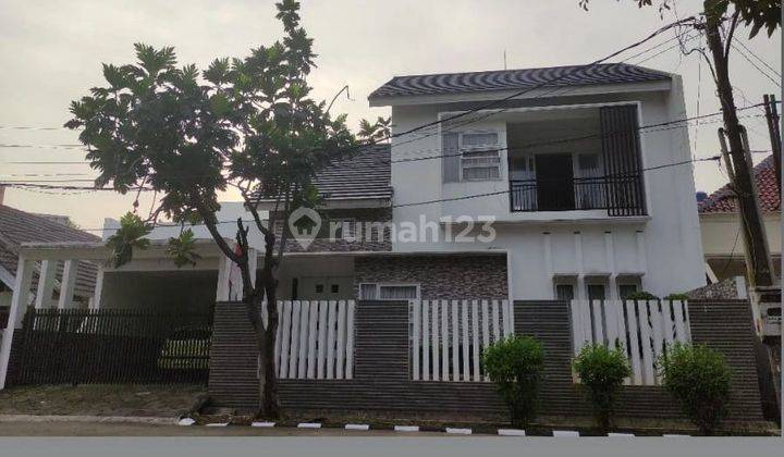 Rumah Mewah Strategis Dalam Komplek Jatiwaringin Asri 1