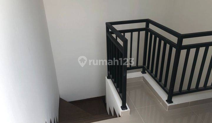 Rumah murah rumah 2 lantai rumah minimalis modern di  Jl. Ciater Wareng, RT.01/RW.013 des, Rawakalong, Kec. Gn. Sindur, Kabupaten Bogor, Jawa Barat 16540 2 Lantai SHM Baru 2