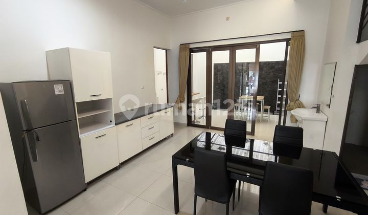 Rumah Cantik Dalam Cluster Full Furnished Surya Sumantri 2