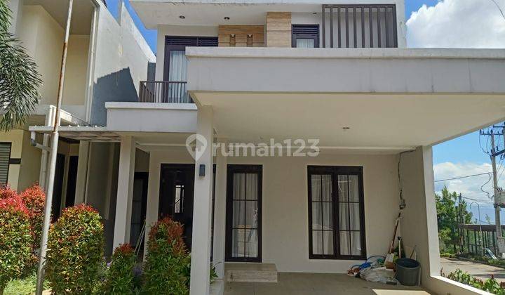 Rumah Minimalis Modern 2 Lantai Ciwaruga 1