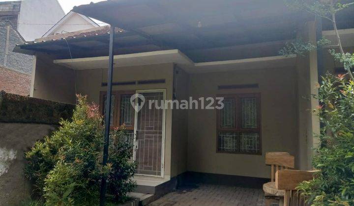 Rumah Minimalis Asri dalam Komplek di Sariwangi 1