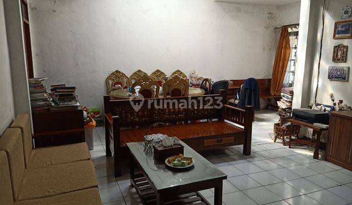 Rumah Lama Terawat dalam Komplek Pharmindo Cijerah 2