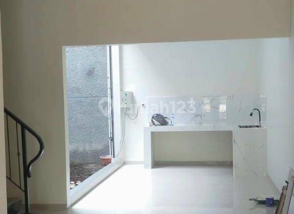 Rumah Bagus Minimalis Modern 2 Lantai Kopo Permai 2