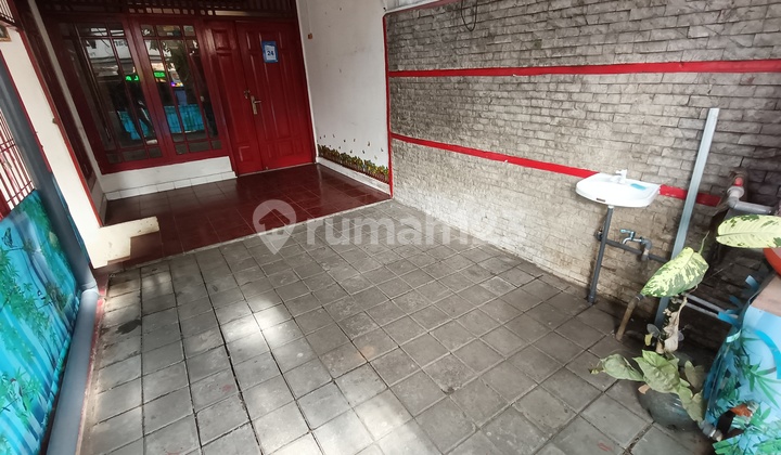 Strategic House Wing Sarijadi Main Road Location