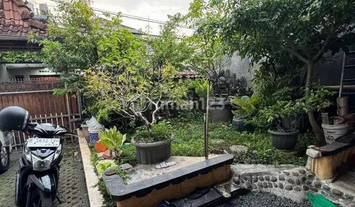 Rumah Utan Kayu Matraman 2 Lantai, Lt 202 M2, Kusen Jati 2